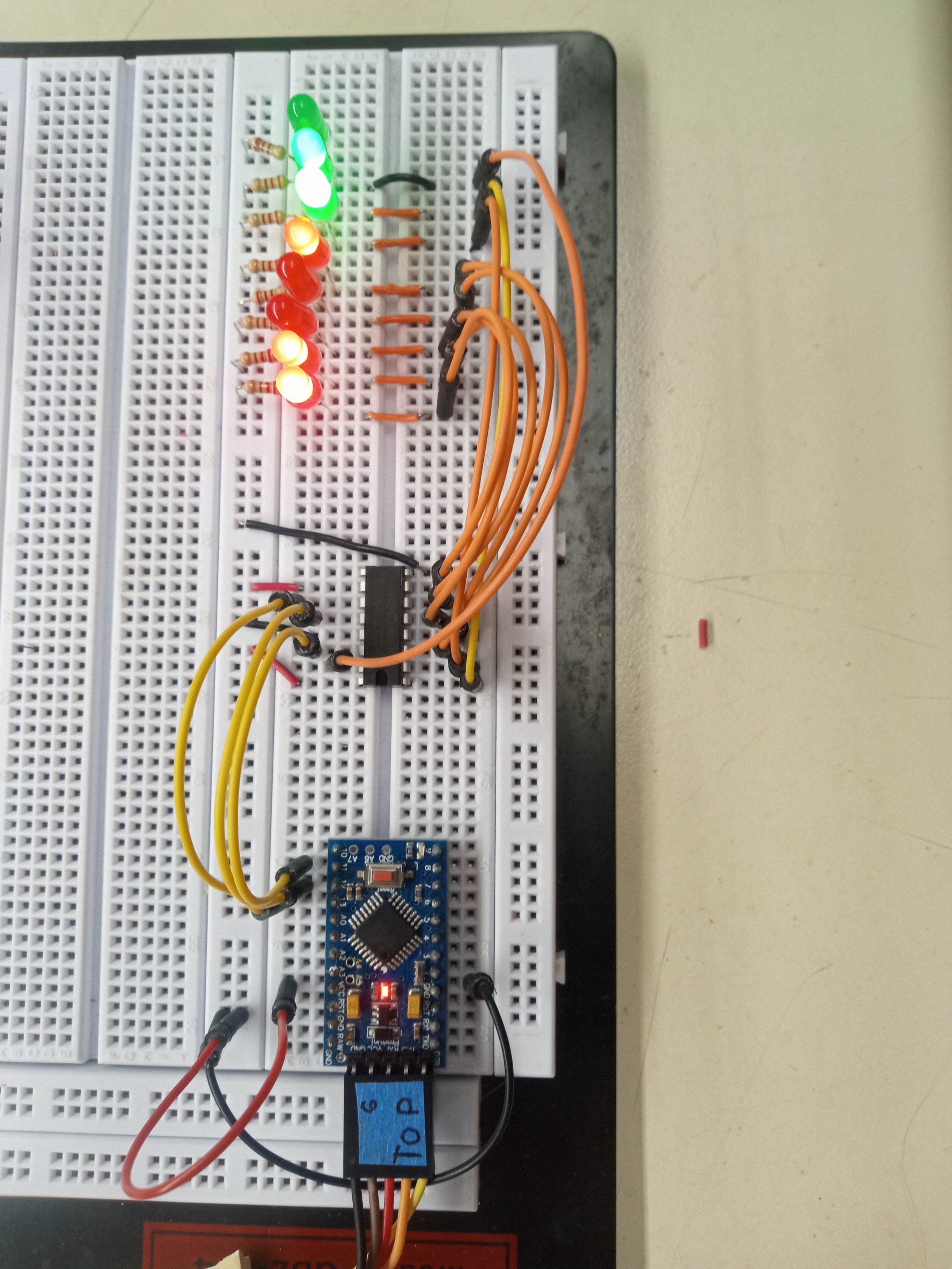 Arduino Nano connected to the shift register circuit
